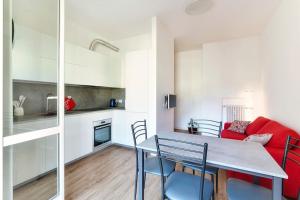 Relax a Como - Chiaras house with balcony