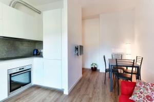 Relax a Como - Chiaras house with balcony