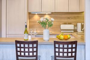 Family Oasis Apartments x Free parking x SELF CHECK IN 24x7