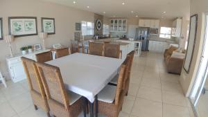 FAMILY TIDES, Zinkwazi