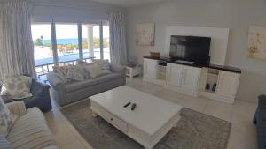 FAMILY TIDES, Zinkwazi