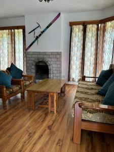 Cornol Zorawar Cottage Manali