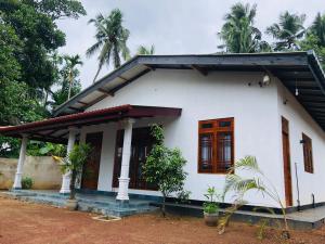 2-bedroom detached holiday home