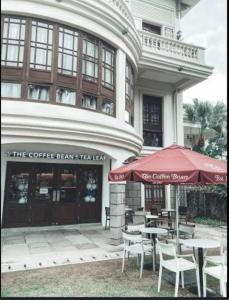 2 Bedroom with Resort Facilities near BGC and Makati