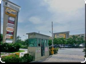 2 Bedroom with Resort Facilities near BGC and Makati