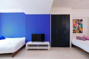 Metro Gate by Tranova