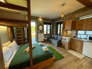 ΧΑΡΟΥΛΑ STUDIO - 帕弗兰尼