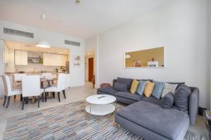 Gorgeous 2-Bedroom Apartment in Norton Court, Motor City