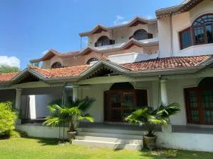 Sri Lankan Travel - Weerawila