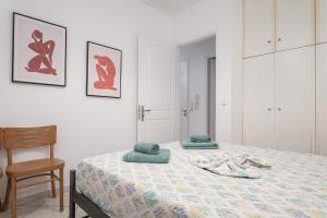 Elegant studio by the beach in Ireon