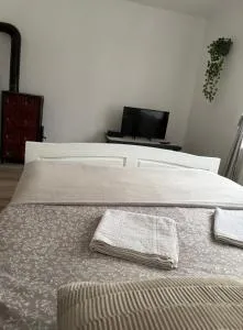 Kiadó apartman - Hollò