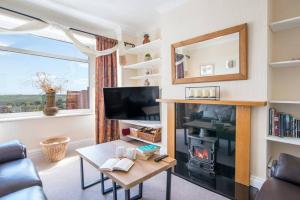 2BD Holiday Home Stunning views of the Sea & Gower