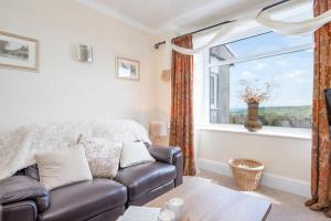 2BD Holiday Home Stunning views of the Sea & Gower