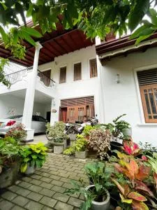 Misty Tours & Stay - Timbirigaskotuwa