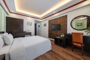 Viet Hotel & Travel