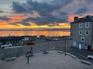 Largs 2 bedroom Apartment - Largs