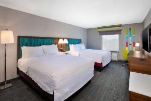 Queen Room with Two Queen Beds room in Hampton Inn Detroit - Shelby Township