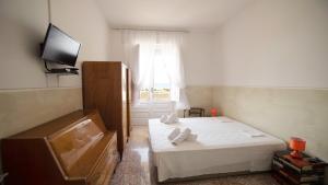 Twin Room with Shower room in B&B Mareggiata