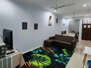 Homestay Aurora Taman Pinggiran Universiti near UMK Bachok - Kampong Alor Ganu