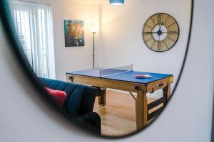 Comfy 2 Bedroom Apartment in Central Manchester, Pool Table and PS4