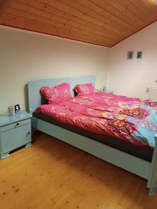 FEWO Villa Farbenfroh Monteurzimmer Garten Wlan 3SZ 120qm