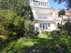 Très grande maison lumineuse