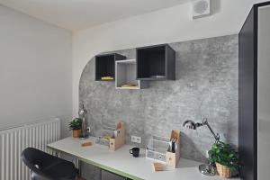 Zeus Apartments Economy