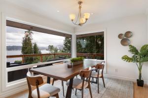 Lakeview house centrally located