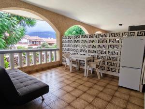 Elegant and Peaceful Aparments with Pool and Garden