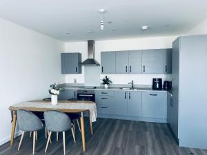 FEMALE ONLY - ENSUITE PRIVATE ROOM IN Hillingdon