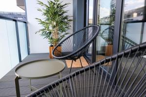 Modern 2-Room Apartment, Free Underground Parking