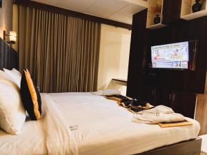 HOTEL JBS Minerva Grand