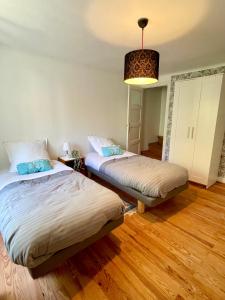 Maisons de vacances La Belle Donne maison 6 personnes baby foot PS4 - ventilateurs : photos des chambres