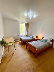 Maisons de vacances La Belle Donne maison 6 personnes baby foot PS4 - ventilateurs : photos des chambres
