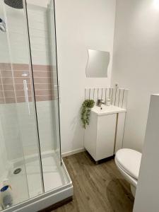 Maisons de vacances La Belle Donne maison 6 personnes baby foot PS4 - ventilateurs : photos des chambres