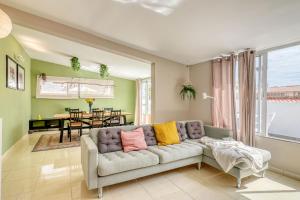 Family Villa with Terrace, Hot Tub, Pool, View and Grill in Chayofa