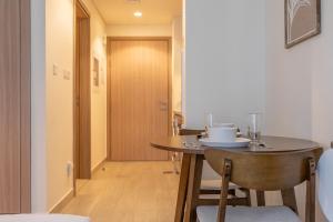 Immaculate studio great for 2 in Meydan
