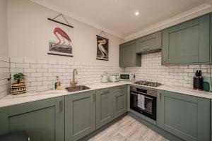 Elegant 1 Bedroom Flat Near Brighton Pier and Lively Kemptown