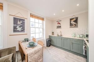 Elegant 1 Bedroom Flat Near Brighton Pier and Lively Kemptown