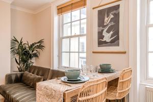Elegant 1 Bedroom Flat Near Brighton Pier and Lively Kemptown