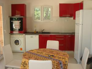 Maisons de vacances La Petite Maison Sous les Pins : photos des chambres