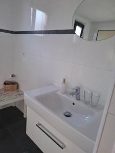 Sluneční villa Terezka Lednice ,penzion pro skupiny se snídaní,degustací vín