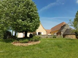 La Clef des Champs - 韦泽尔河畔圣莱昂