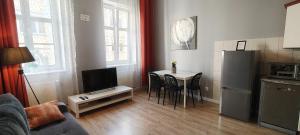 KGHN Apartments Tkacka 11