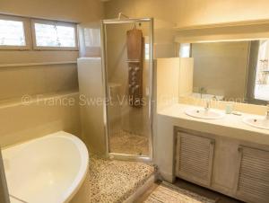 Sejours a la campagne Suite ou chambre privee a la Forge des Cypres : photos des chambres