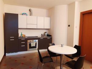 Zucchi Clinic - New Cozy Apartment - Fell the Centre