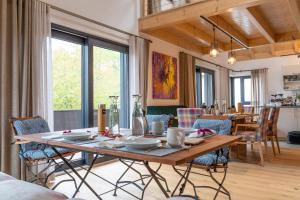 INVITA Natur-Chalets - Gruppenurlaub, Events im Schwarzwald - 6 Apartments, 25 Personen