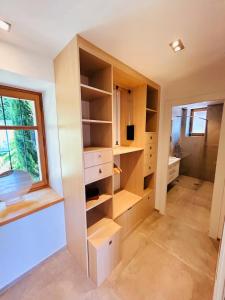 Villas Villa Savoie - luxe et serenite- piscine et jacuzzi - vue panoramique sur le lac d Annecy : photos des chambres
