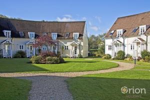 Isis Lakes 67, Wren Lodge