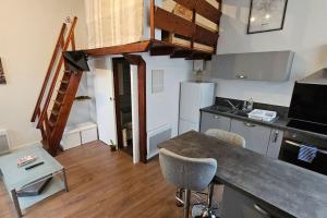 Old Arras studio avec mezzanine